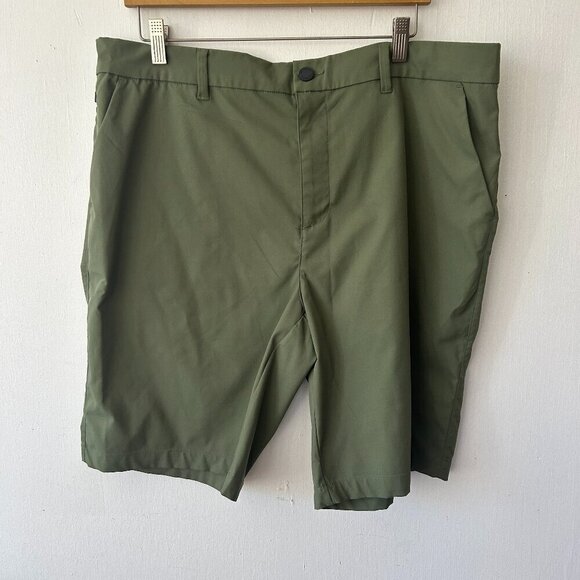 32 Degree Cool Stretch Performance Shorts Mens 38 Green Pockets Outdoor Hiking - Picture 1 of 6